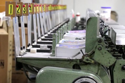 Legend staff tours Kansas City yearbook plant
