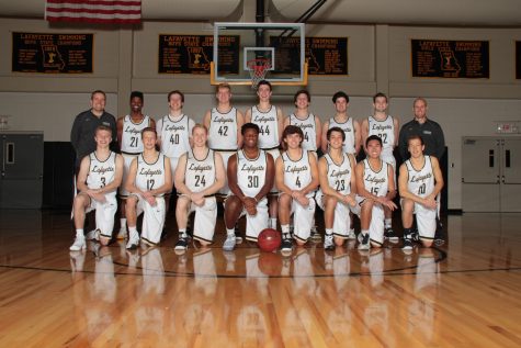 Different faces, same goal: boys basketball aims to repeat last year’s success with new head coach