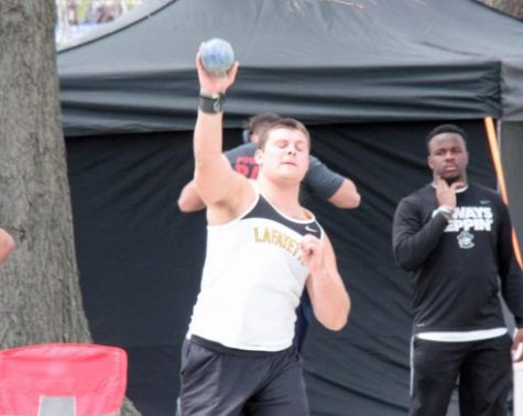 Bollinger siblings hold school record in javelin
