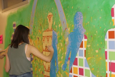 AP Studio paints mural in Science Hall