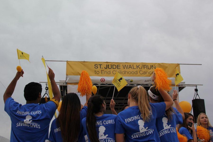 STUCO participates in St. Judes Walk/Run to End Childhood Cancer