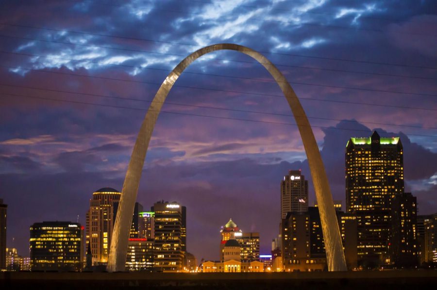 The Gateway Arch overlooks the St. Louis skyline. Photo by Alexander Schettino via Pixabay.