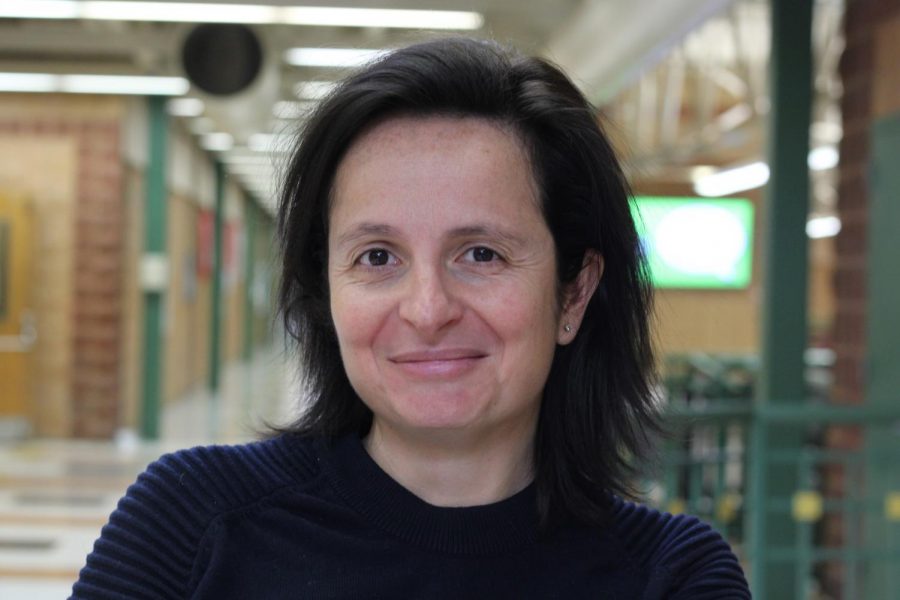 French teacher Emmanuelle Tamaroff grew up in France where she simultaneously furthered her education and practiced tennis. Tamaroff even participated in a mini-tournament at the Roland-Garros. She now coaches tennis at Lafayette.