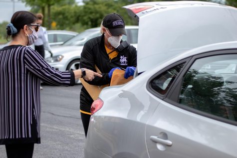 On Senior Distribution Day, LHS staff delivered seniors supplies out to their cars and seniors were able to drop off any supplies that they still had from the past year. A similar process will take place on the Lancer Return Day on Aug. 20 and 21.