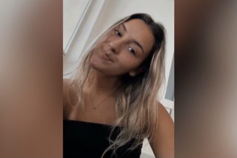 Junior Fernanda “Nanda” Joao recently moved back to Missouri from Israel and feels conflicted about experiencing high school virtually.