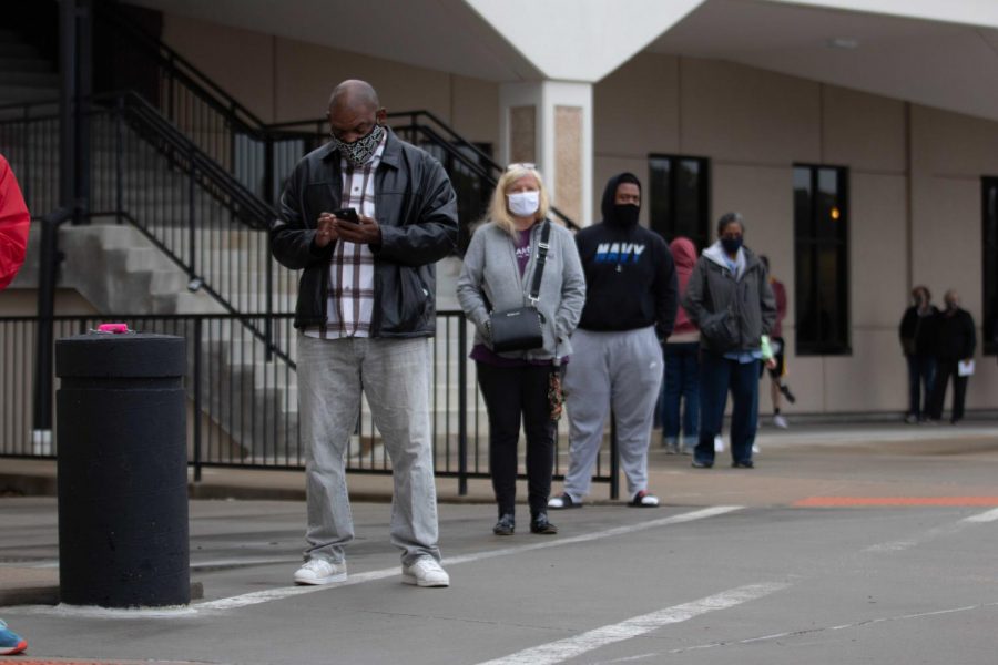 On Oct. 21, St. Louis County voters line up outside of the St. Louis County Board of Elections in order to cast their absentee ballot. Along with the ability to cast their ballot in person, voters also had the option to drop off absentee ballots.