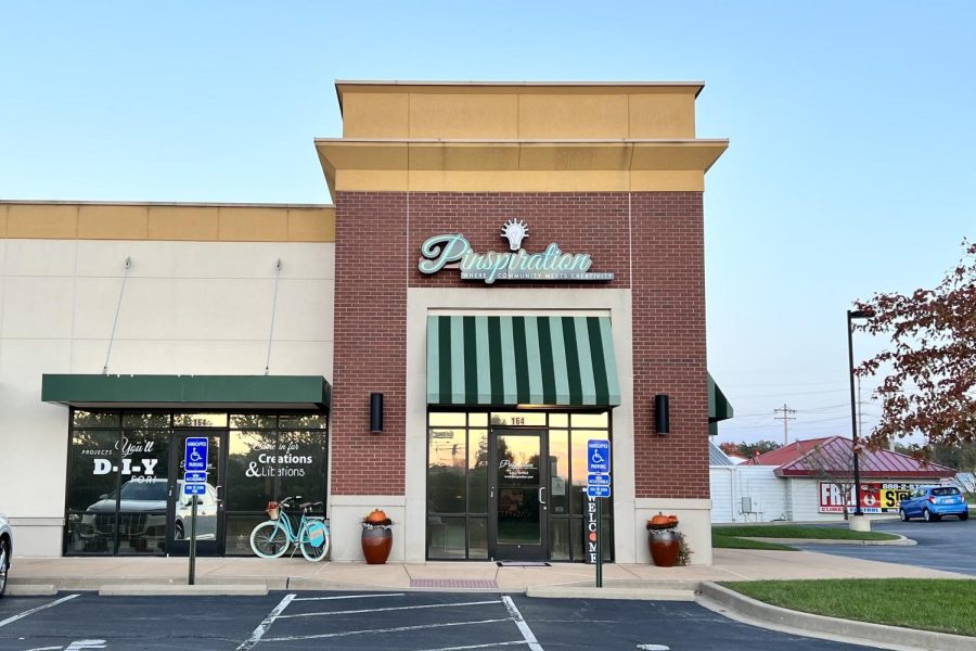 Located+in+Chesterfield%2C+Pinspiration+has+its+signature+striped+awning+and+blue+bike.+This+location+opened+around+the+time+COVID-19+started%2C+leading+to+a+small+amount+of+customers+so+far.