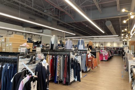 Uptown Cheapskate provides a wide-range of cute, gently-used clothing for customers. The store itself is well organized and conveniently located at 15315A Manchester Road in Ballwin. It is open from 10 a.m. to 9 p.m. on Monday through Saturday and from 11 a.m. to 7 p.m. on Sunday.