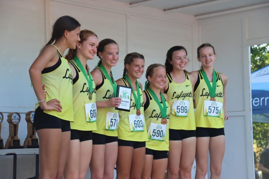 Girls cross country, volleyball earn State titles as fall season concludes