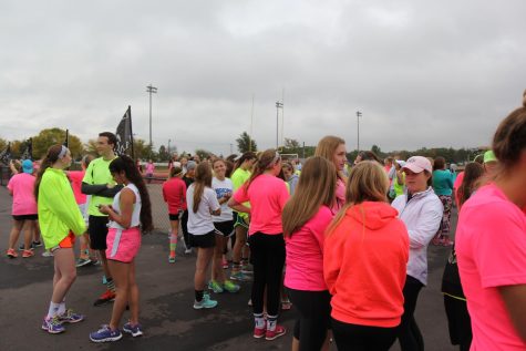 To kick-off Homecoming, spectators watch the Fun Run. The last one happened in 2014, and it was stopped because not many people attended. We could get a lot of participaction this time, Amanda Lewis, assistant principal said.  