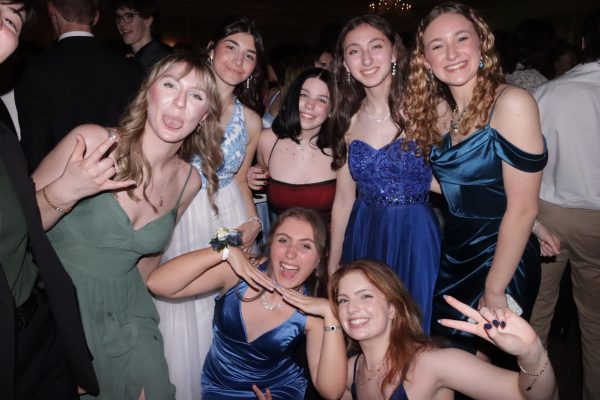 From left: Allison Mcwatters, Giorgia Giovannini, Lillian Glandt, Amelia Gauna, Emma Hagen. Front row: Amanda Qualley, Bethany Messenger.