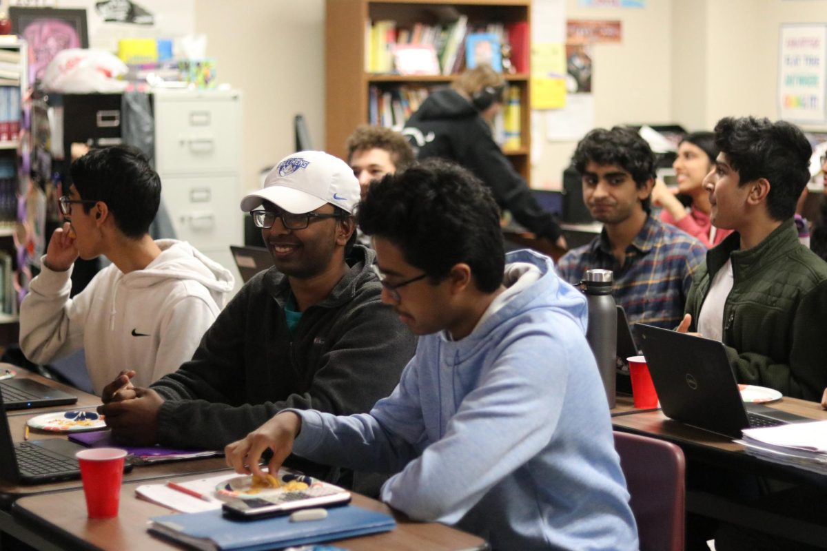 As a part of ISA club activities, students play a game about famous Indian holidays to win a prize.